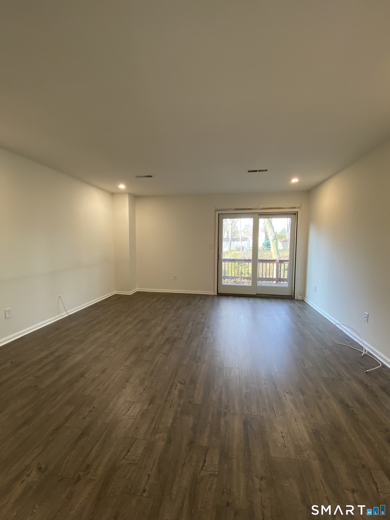 108 Seaside Avenue - Photo 8