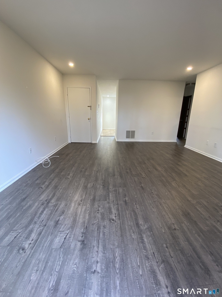 108 Seaside Avenue - Photo 3