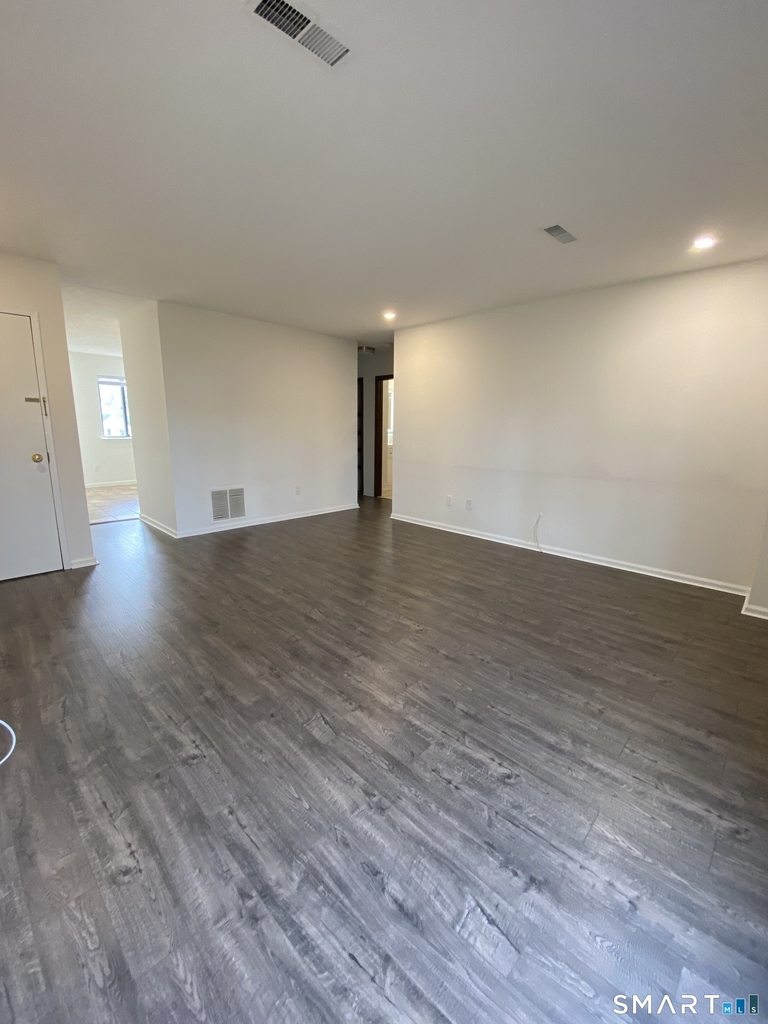 108 Seaside Avenue - Photo 2