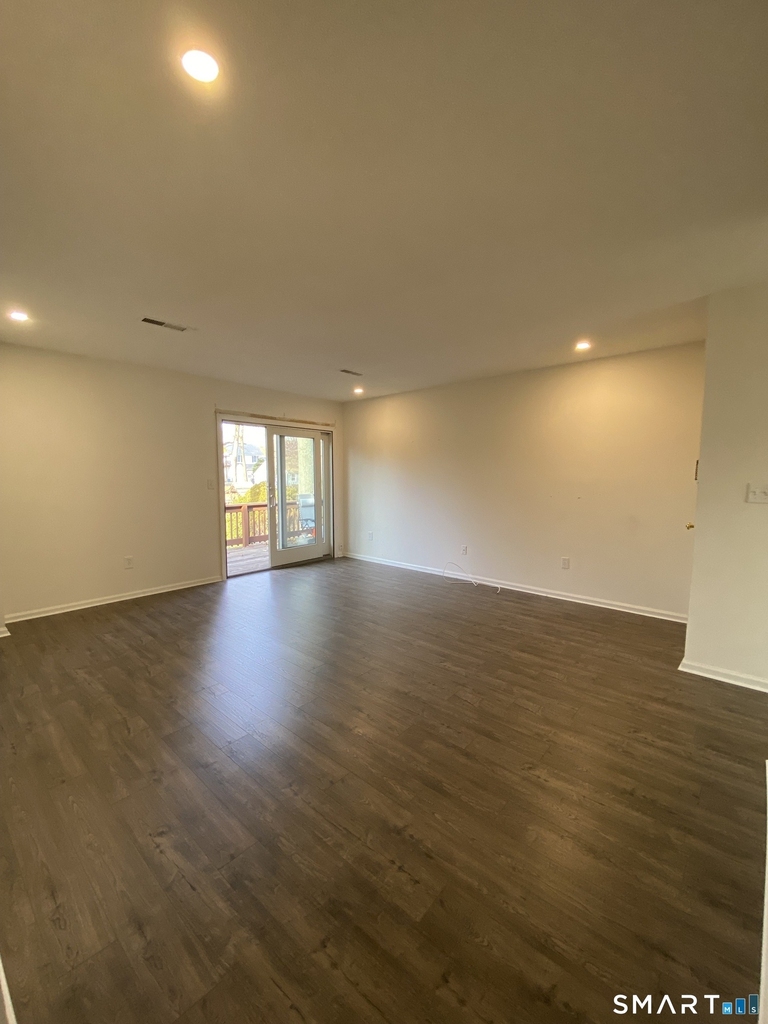 108 Seaside Avenue - Photo 1