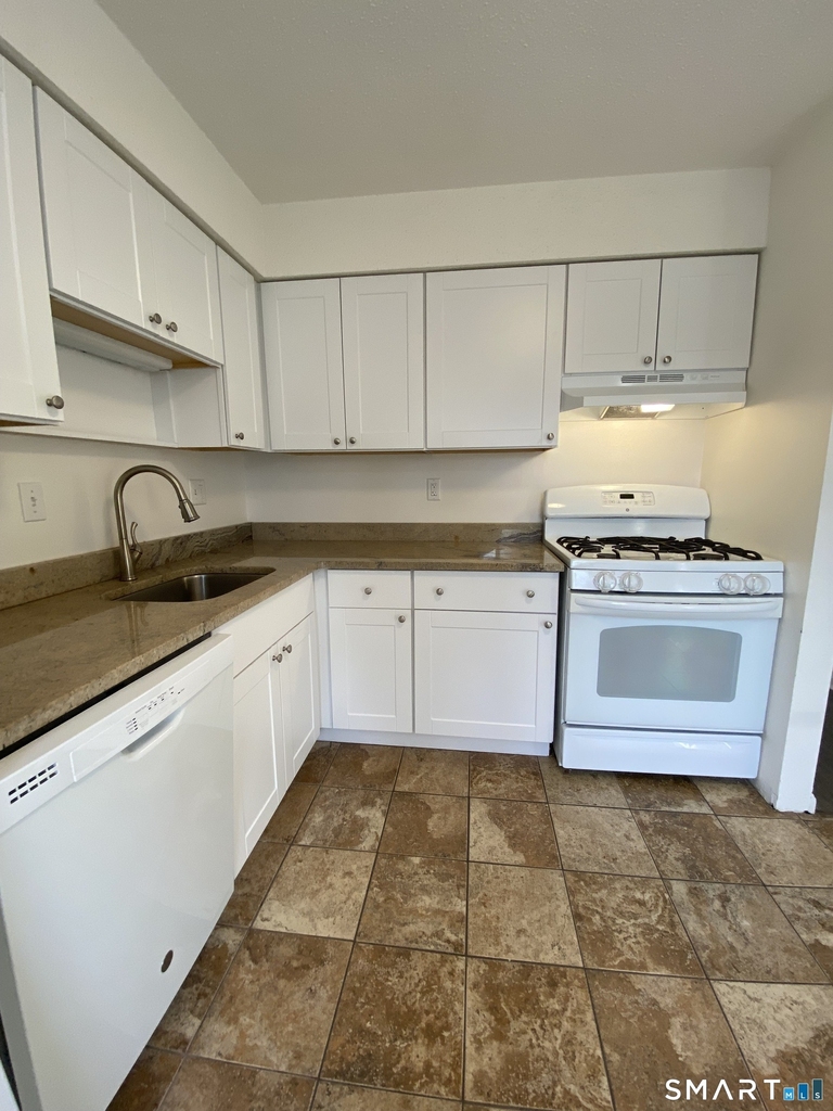 108 Seaside Avenue - Photo 6