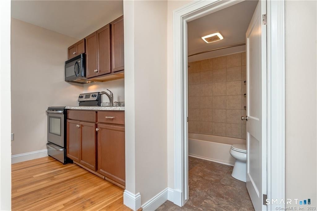 502 Stearns Street - Photo 3