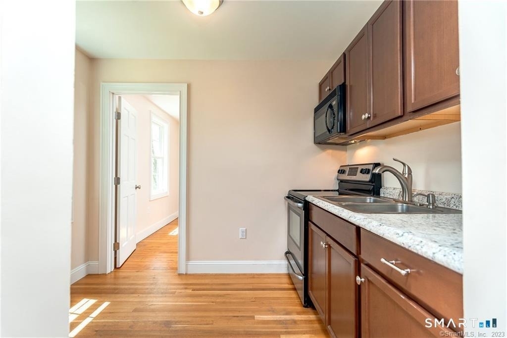 502 Stearns Street - Photo 10