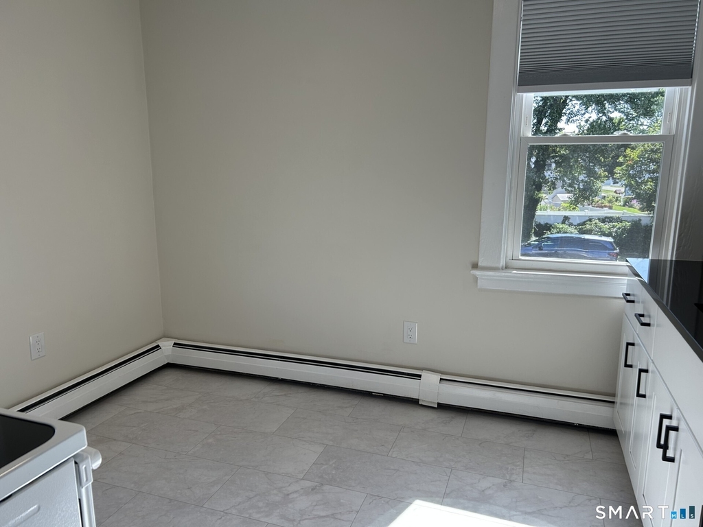 2561 Whitney Avenue - Photo 9