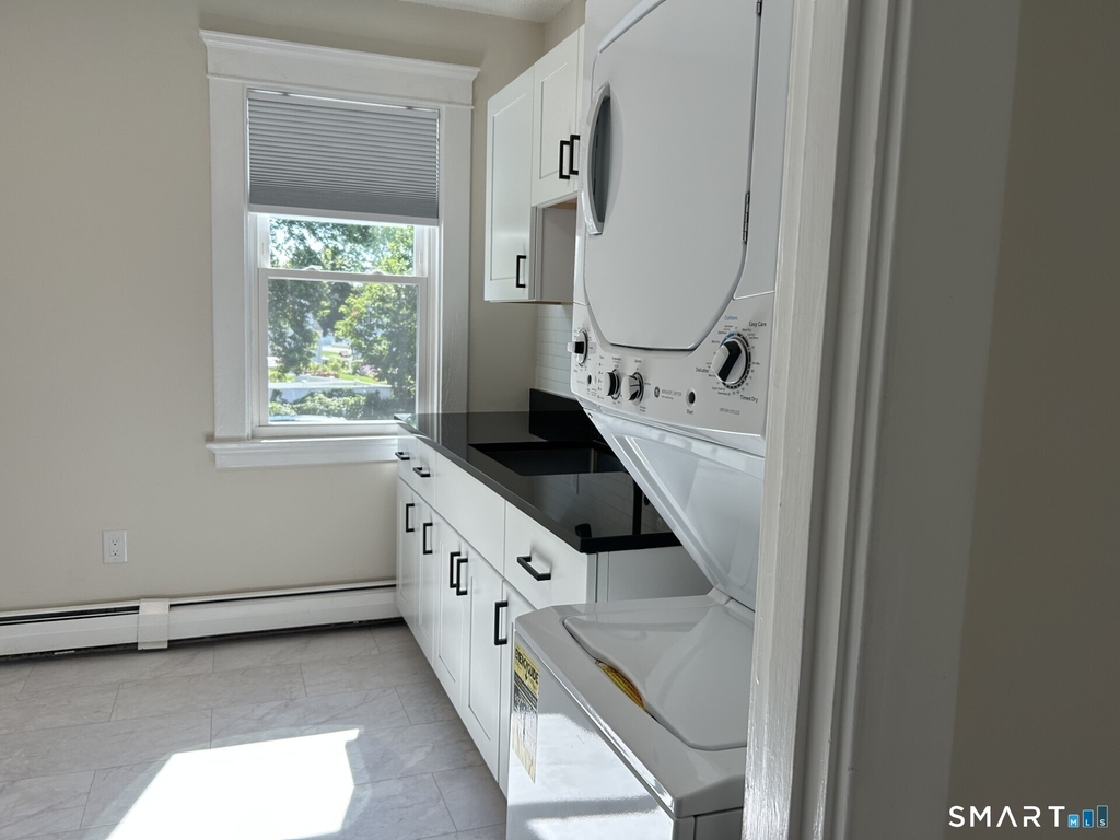 2561 Whitney Avenue - Photo 4