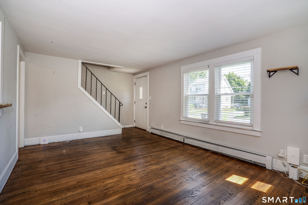 16 Ann Street - Photo 2