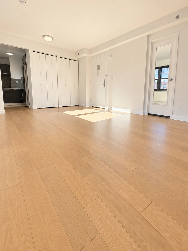 East 39th Street - Photo 2