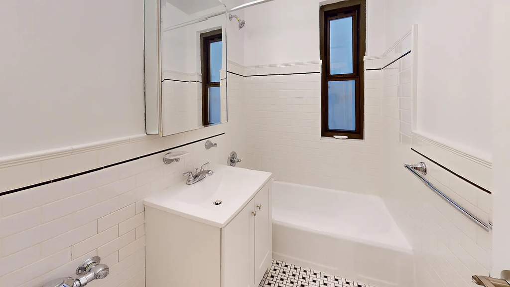 141 East 56th Street - Photo 2