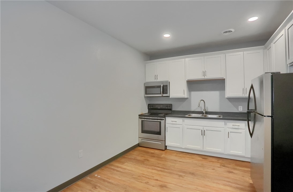 526 Fallowfield Ave - Photo 3