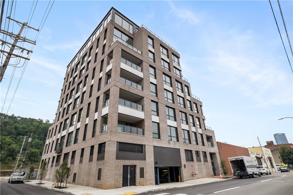 2330 Penn Ave - Photo 0