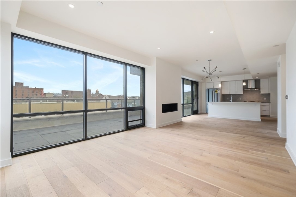 2330 Penn Ave - Photo 11