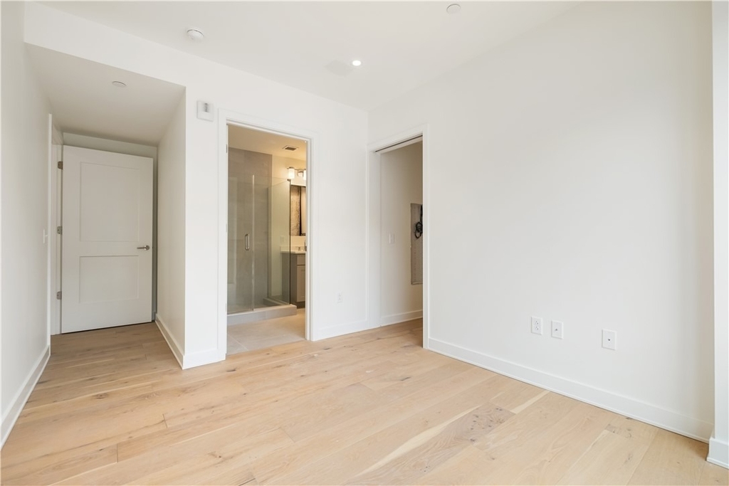 2330 Penn Ave - Photo 20
