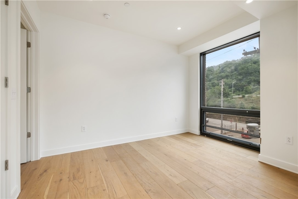 2330 Penn Ave - Photo 18