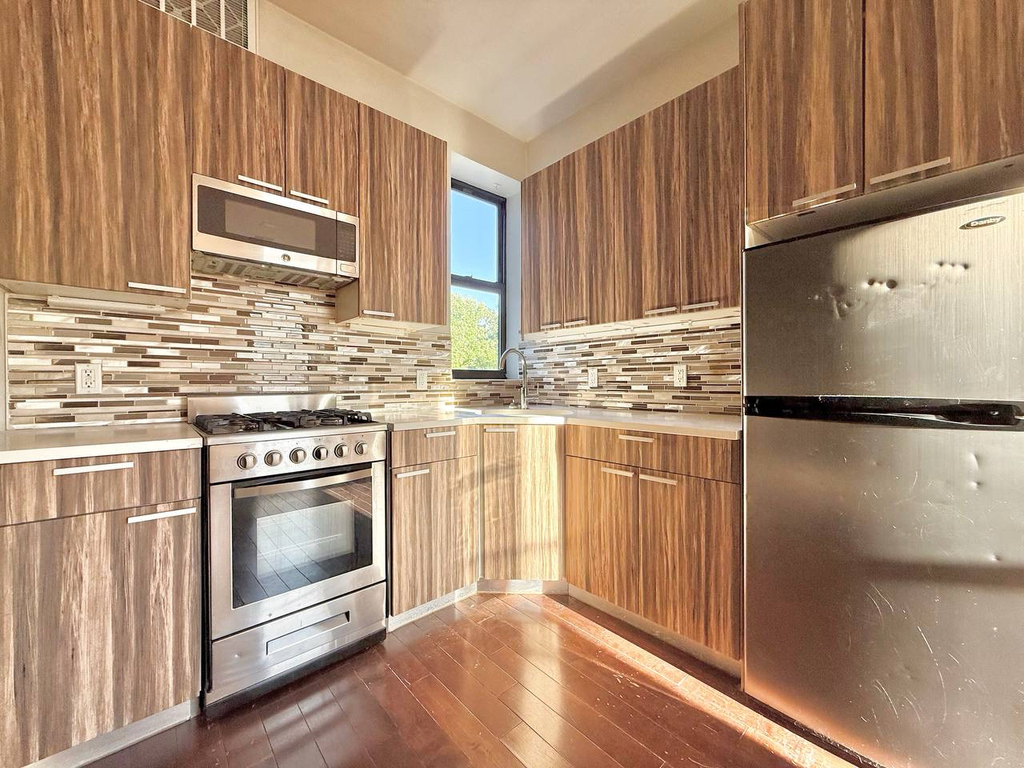 316 Patchen Avenue - Photo 2