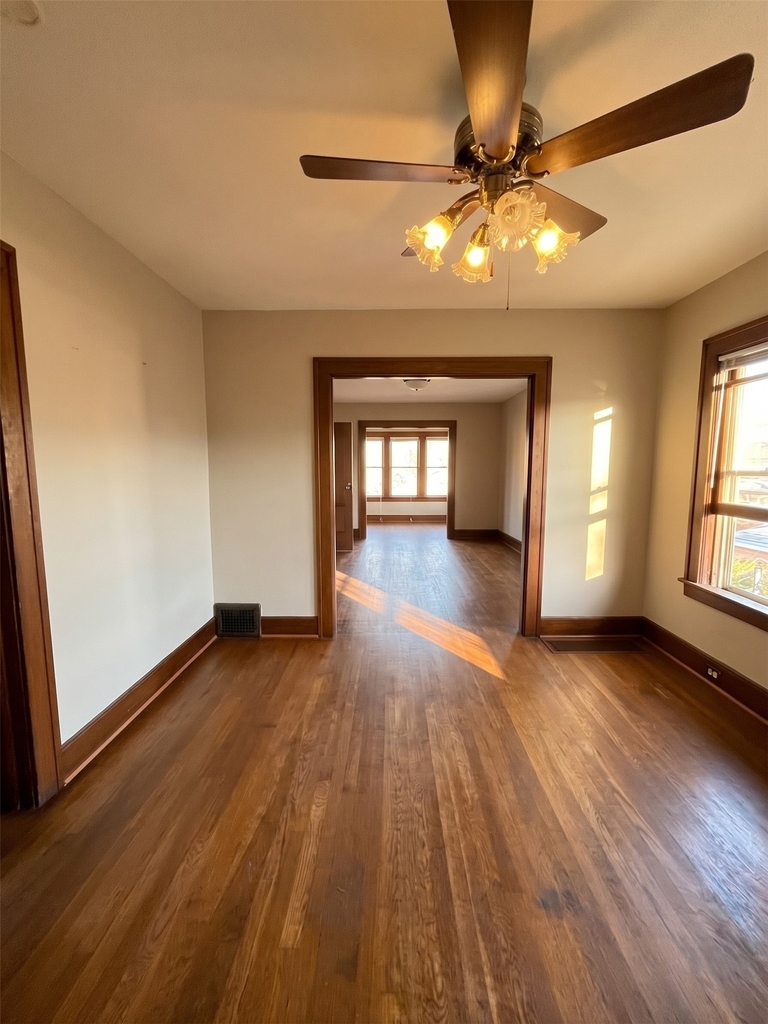 5 Bigelow St - Photo 4
