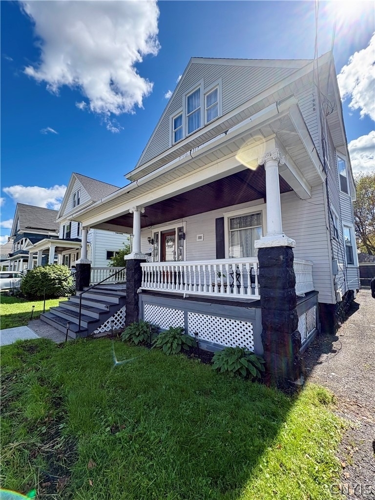 142 Curtis Place - Photo 0