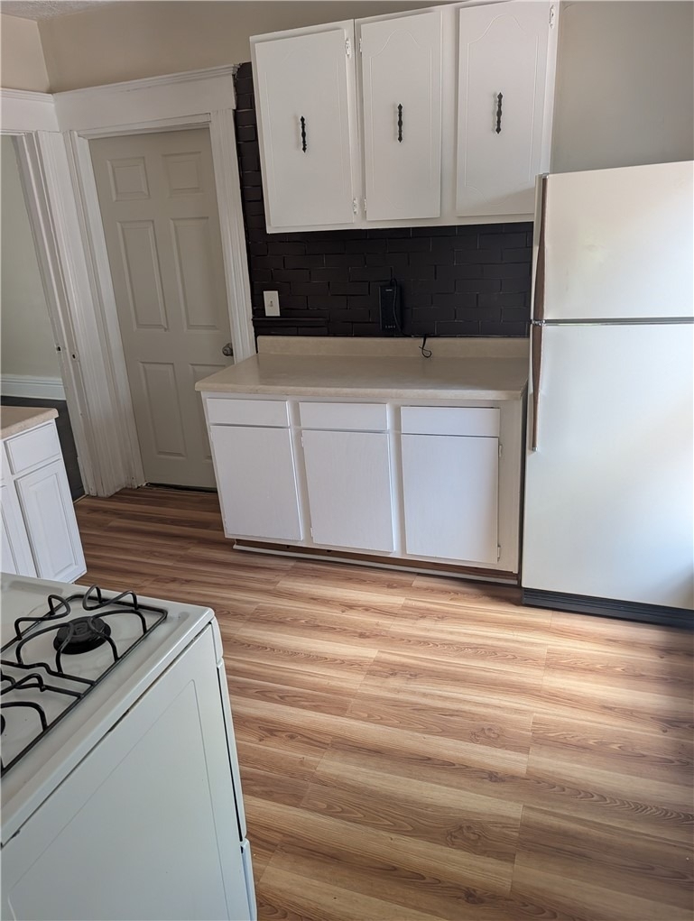 680 Clarissa Street - Photo 4
