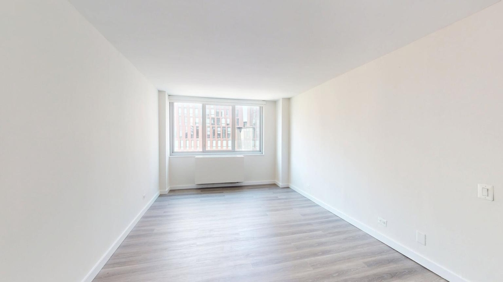 East 34th Street - Photo 2