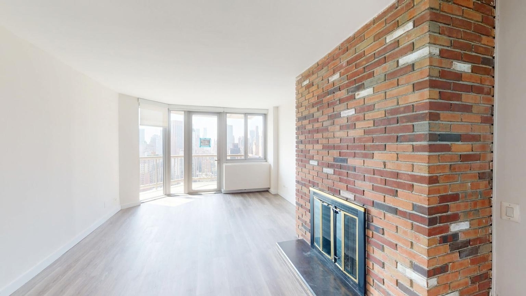 East 34th Street - Photo 0