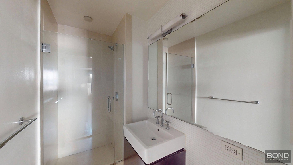 East 63rd Street - Photo 7