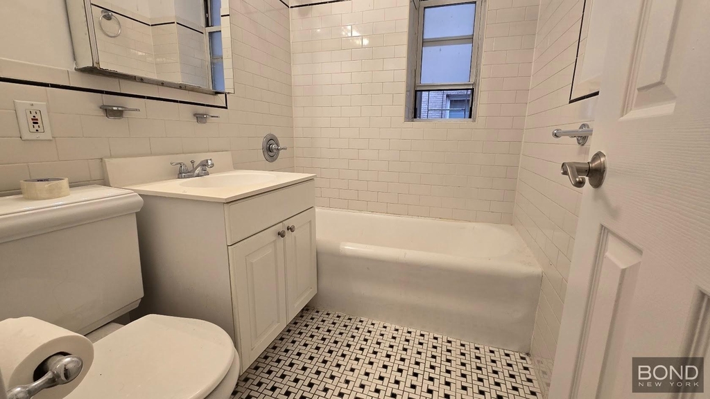 West 13th Street - Photo 4
