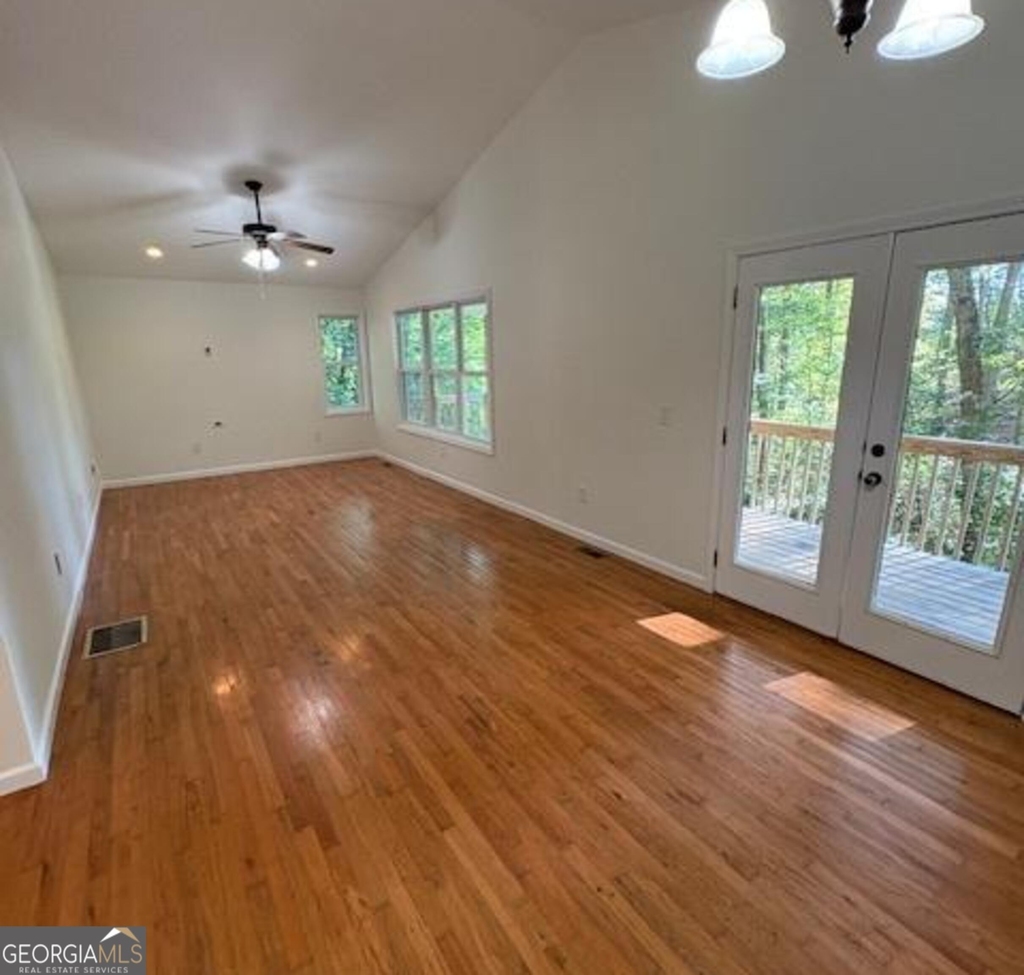 104 Travelers Lane - Photo 2