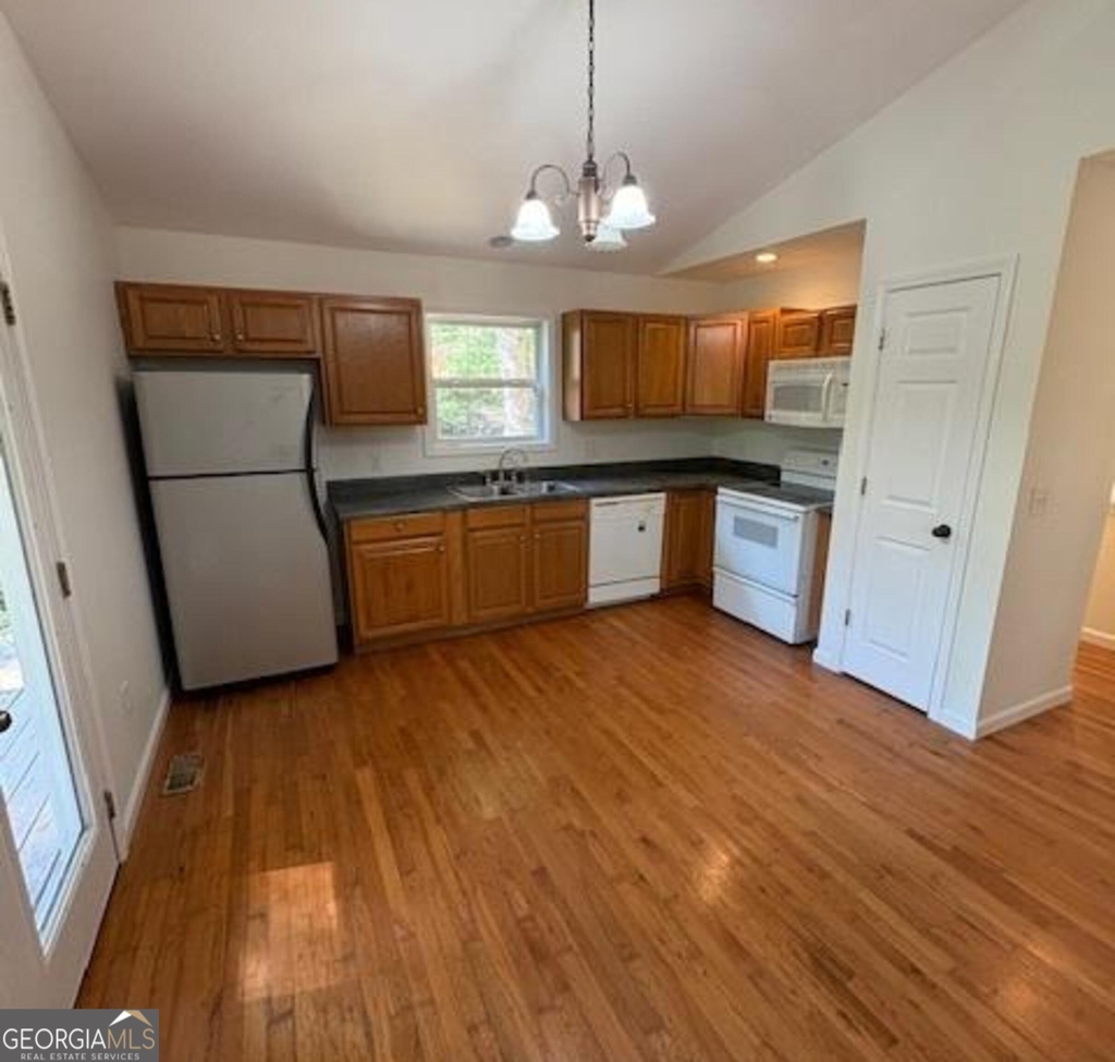 104 Travelers Lane - Photo 1