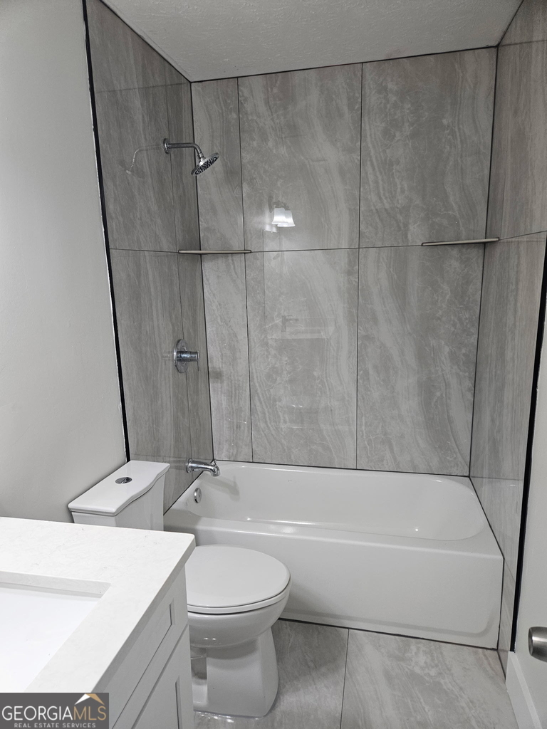 5604 Estates Court - Photo 3