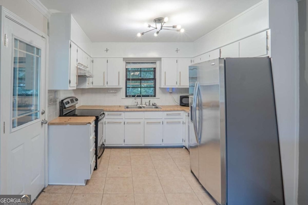 593 Hurt Road Sw - Photo 2