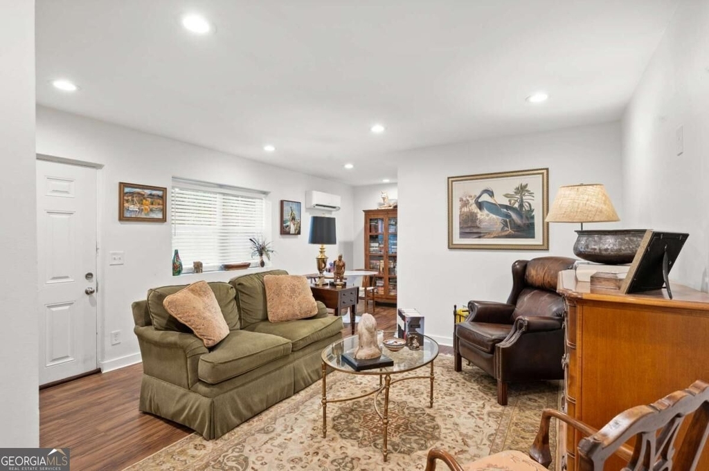880 Saint Charles Avenue Ne - Photo 4