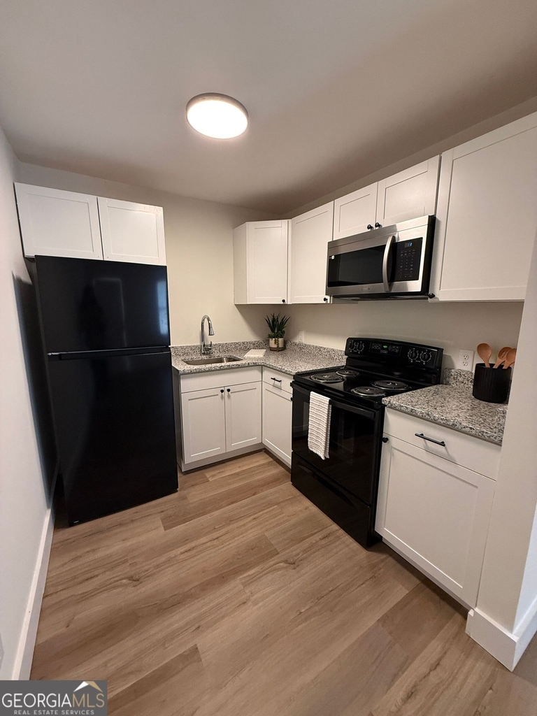 1020 College Avenue - Photo 1