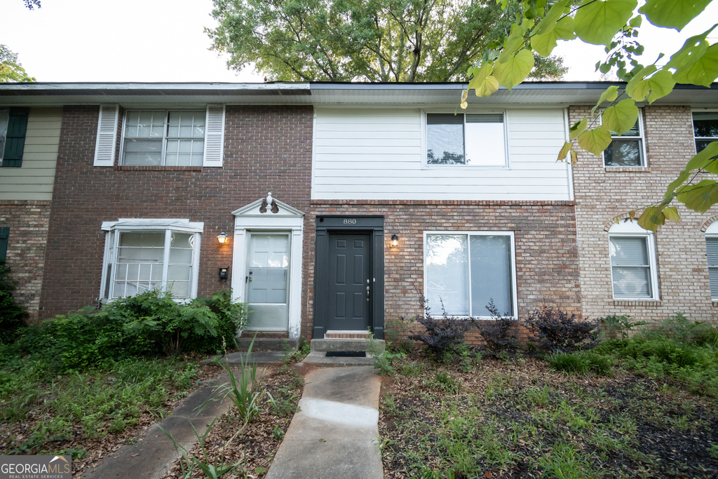 880 College Avenue - Photo 0