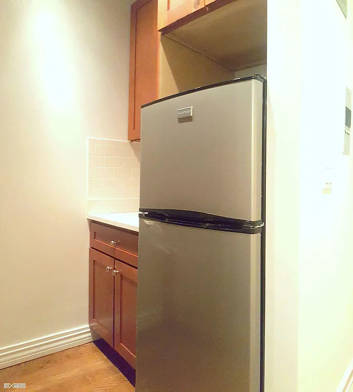 338 East 83rd Street - Photo 2