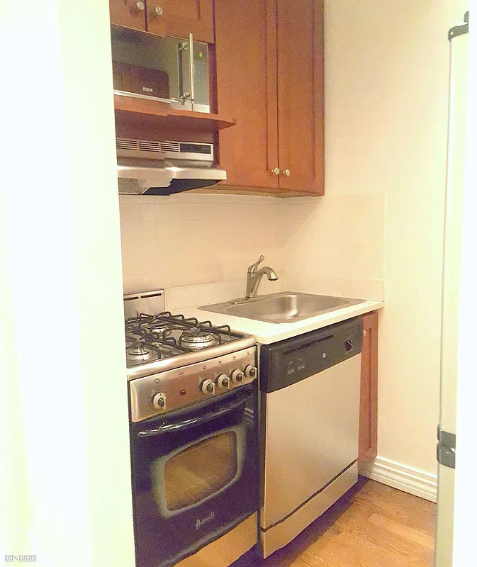 338 East 83rd Street - Photo 1