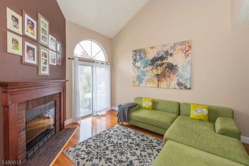 3316 Park Pl - Photo 0