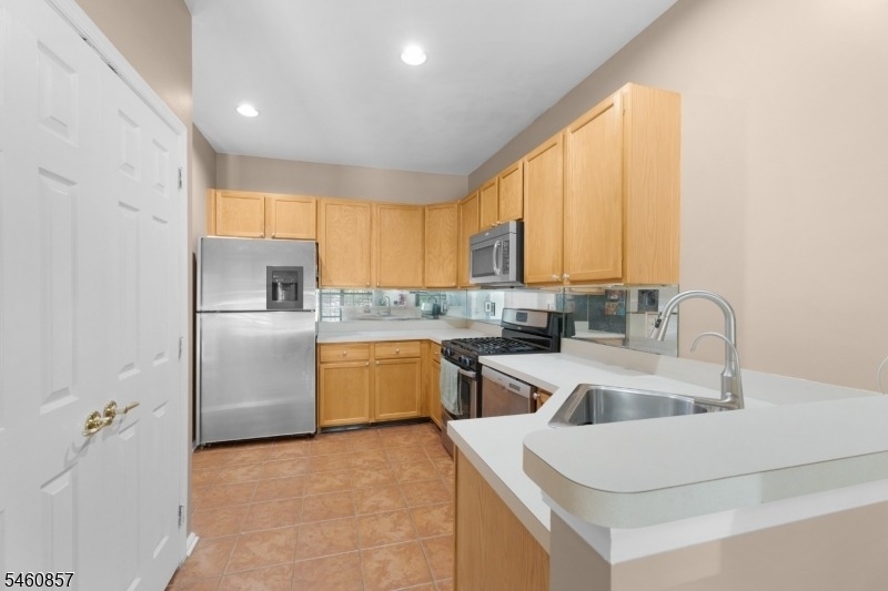 111 Cardigan Ct - Photo 7
