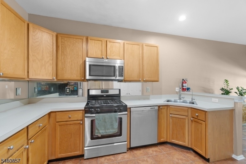 111 Cardigan Ct - Photo 6