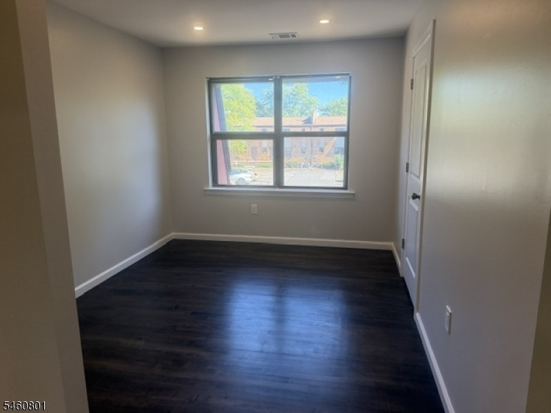 910 N Oaks Blvd - Photo 12