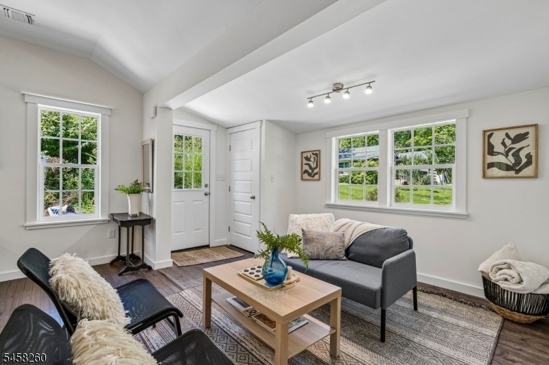 147 Ironia Rd - Photo 2