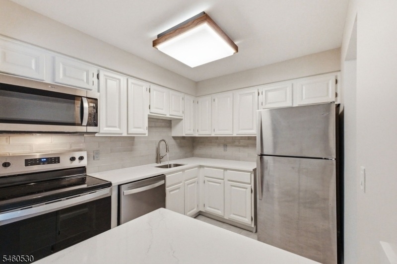 125 Smithfield Ct - Photo 8