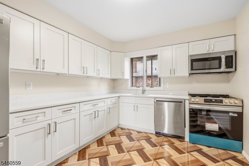 415 Morningside Ave - Photo 0