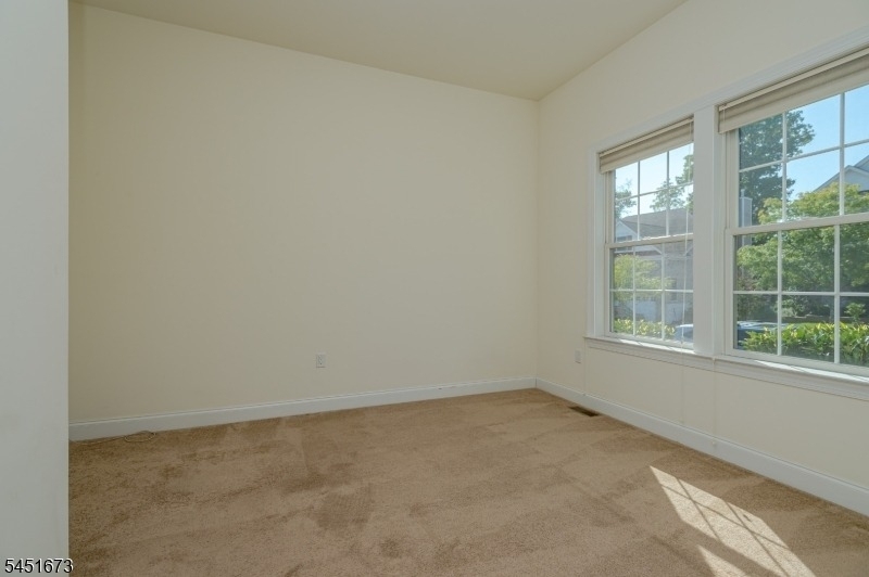 9 Comstock Ln - Photo 3