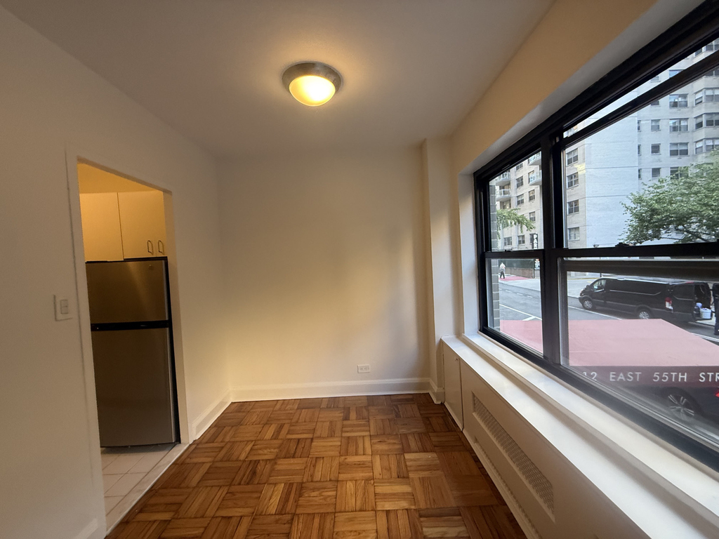 412 East 55th Street - Photo 7
