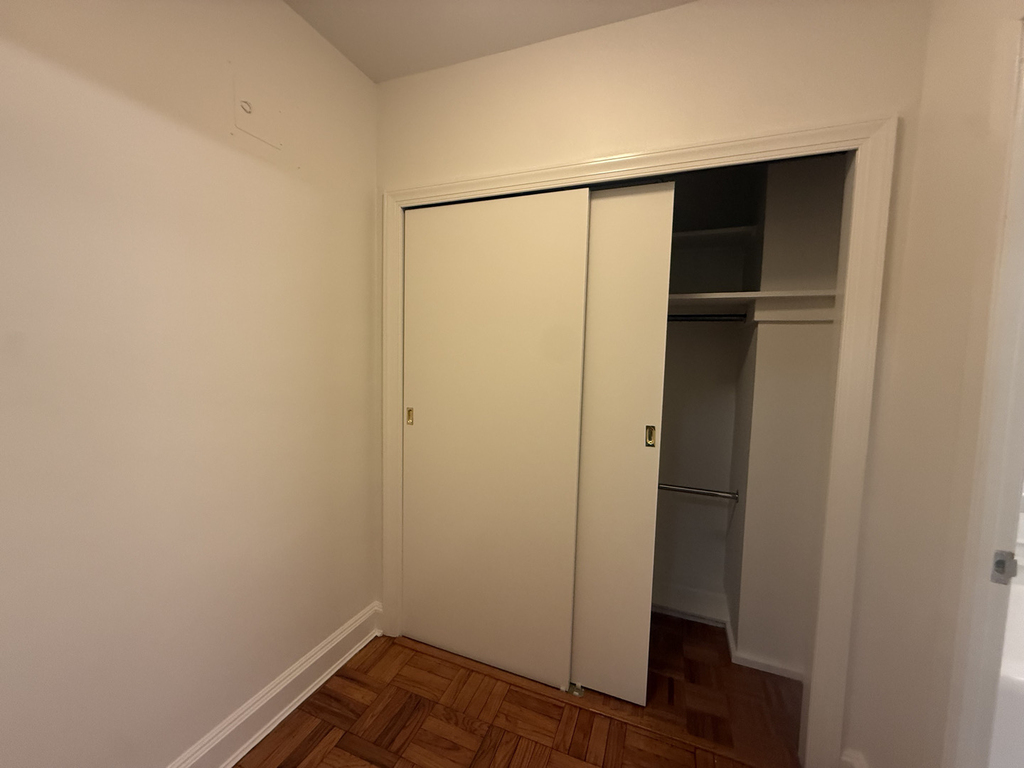412 East 55th Street - Photo 3