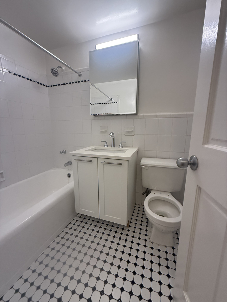 412 East 55th Street - Photo 11