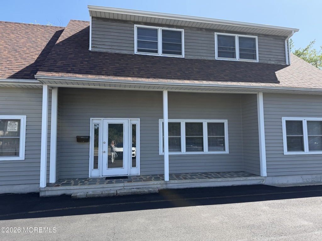 567 Fischer Boulevard - Photo 0