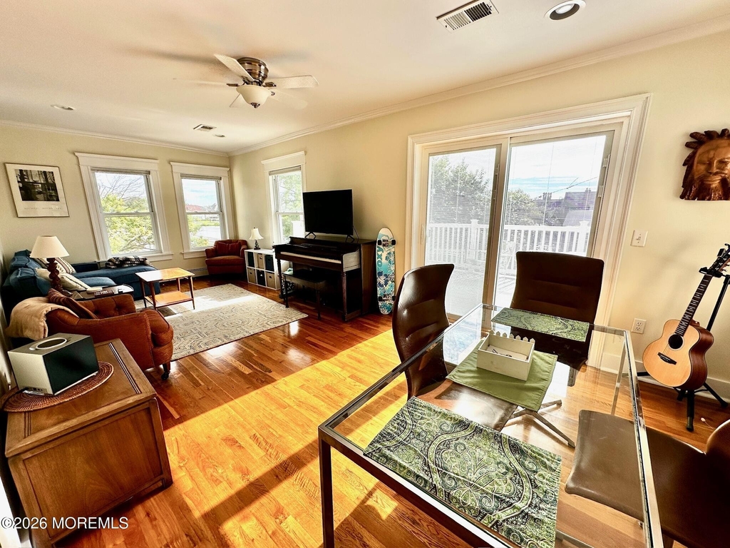 1211 Grand Avenue - Photo 2