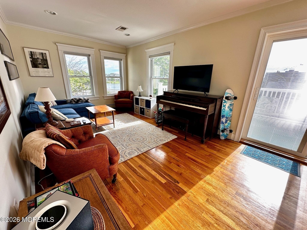 1211 Grand Avenue - Photo 4