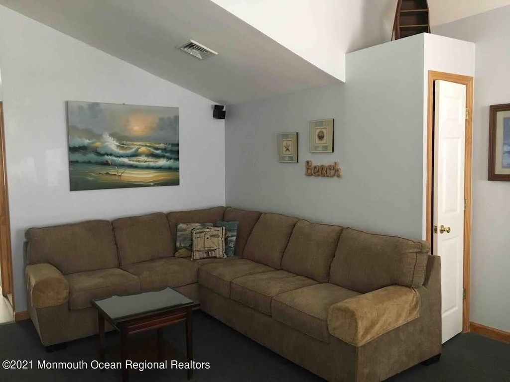 61 Fielder Avenue - Photo 4