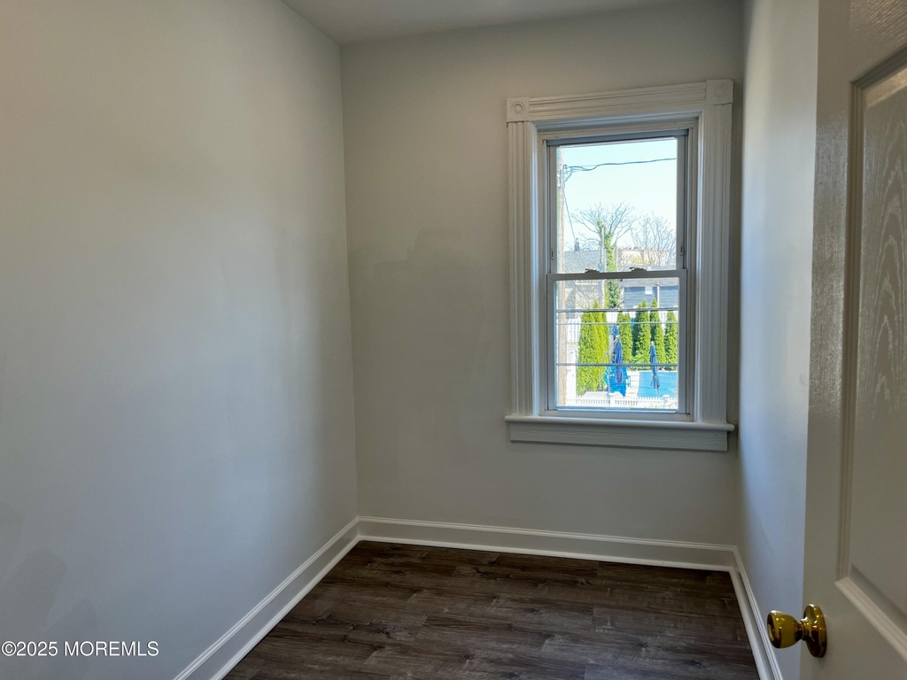 805 Bond Street - Photo 8